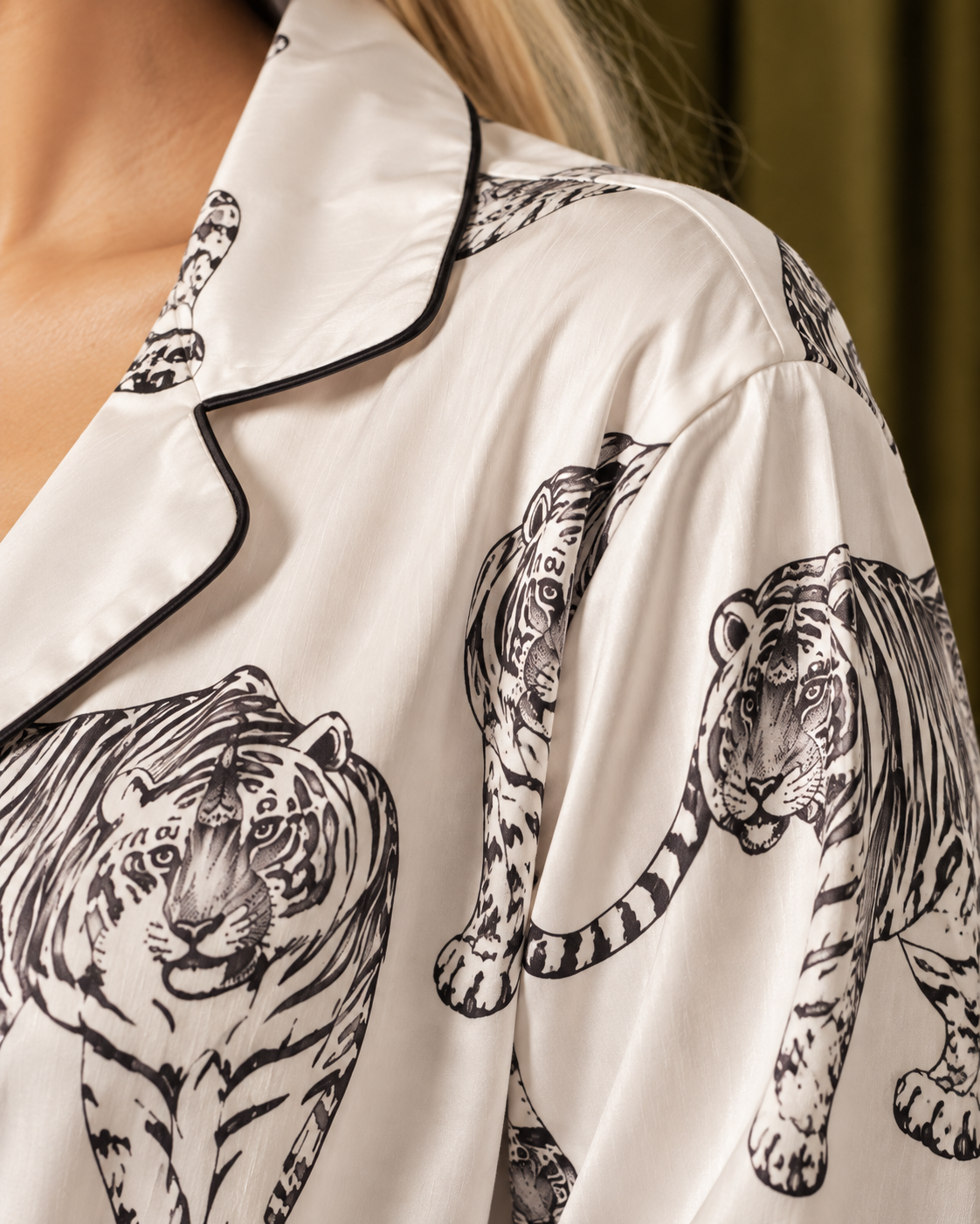 Morea Women’s Black & White Tiger Print Long Sleeve Pajama Set