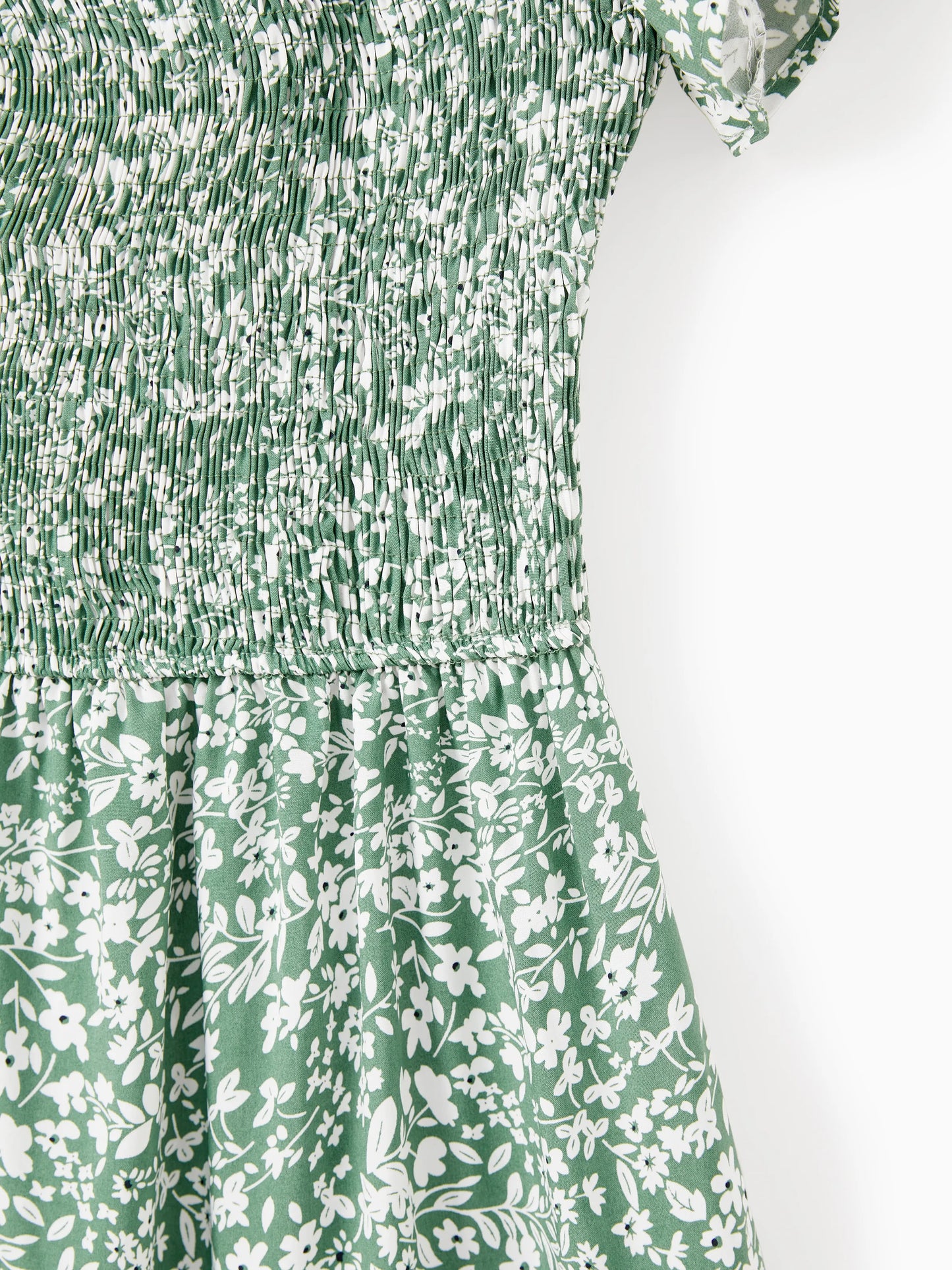Elegant Broken Flower Matching Outfits for Family, Smocking Design, Medium Thickness Green