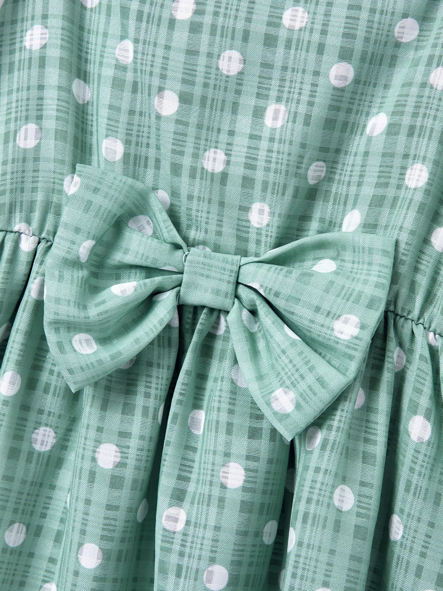 Family Matching T-Shirt & Dress Set Polka Dot Puff-sleeve Dress for Mom, Daughter & Baby, Color Block Cotton Tee for Dad & Son, Perfect for Family Outings & Photos Light Green