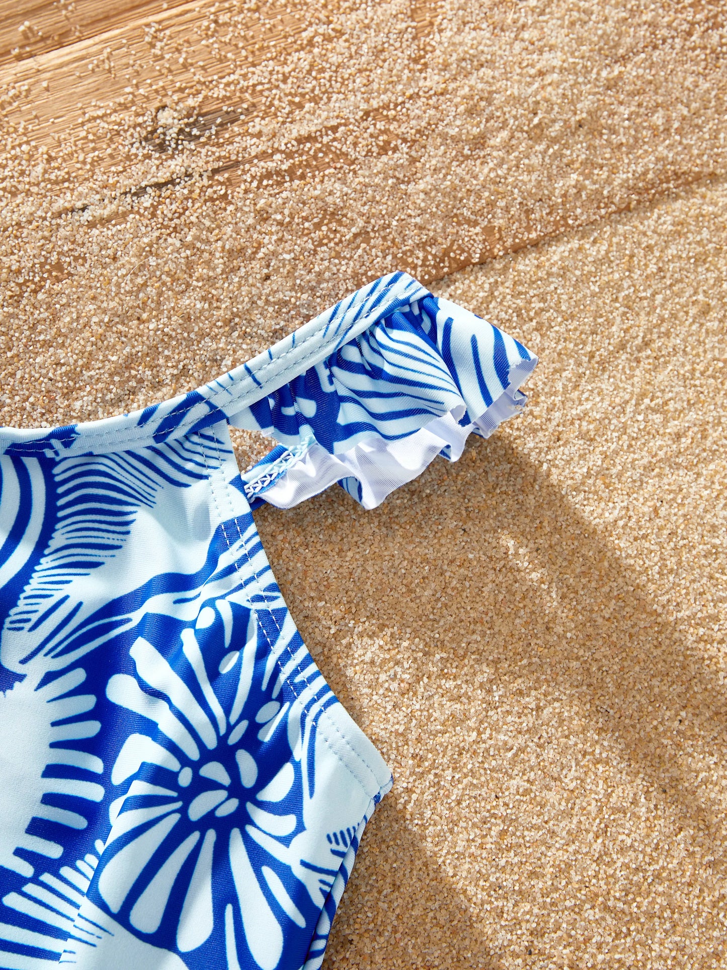Matching Family Shell Print Swimwear Floral two-piece Bikini & Swim Shorts Set for Mom, Dad, & Kids, Perfect for Beach Days & Pool Parties Blue