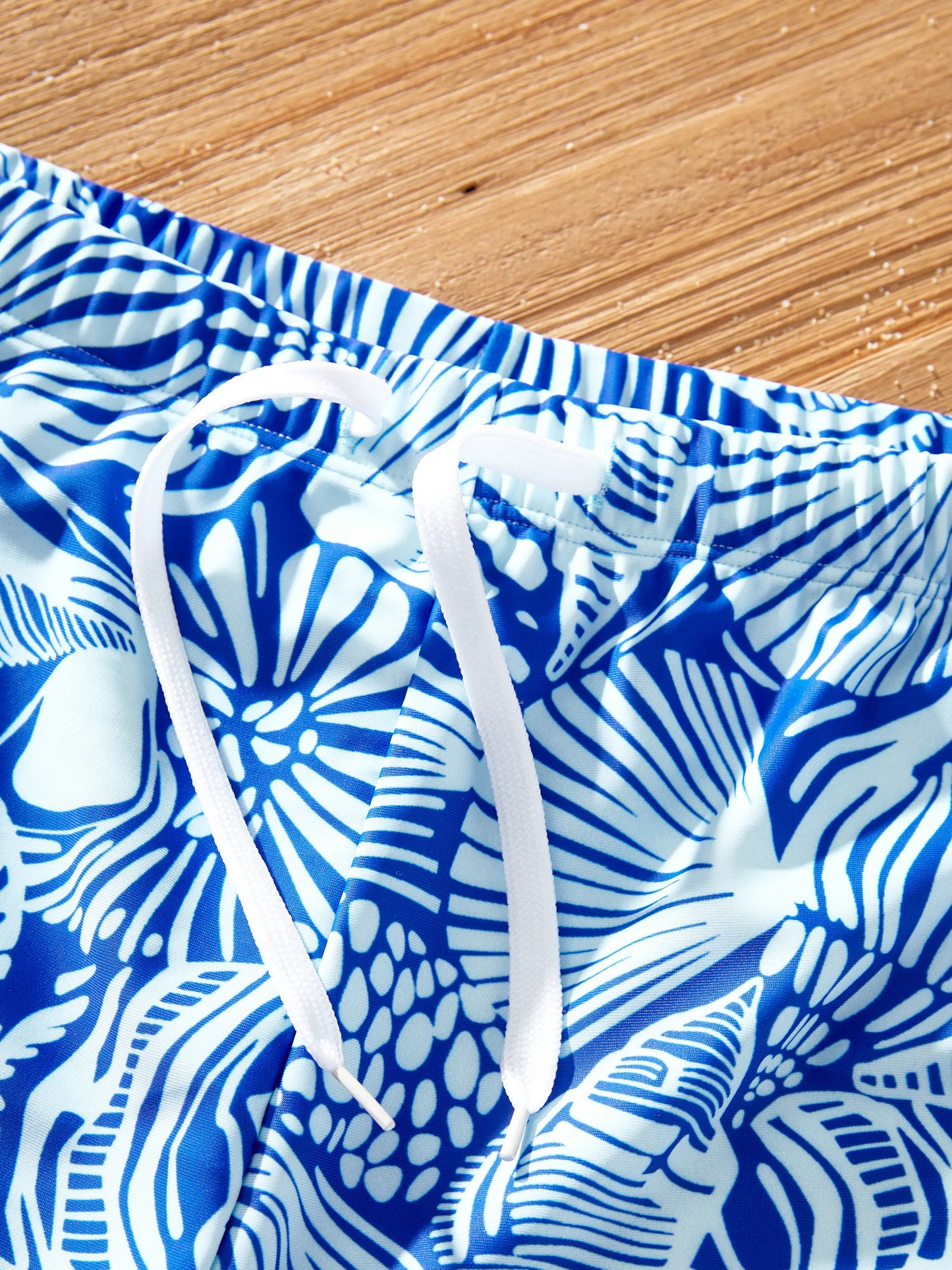 Matching Family Shell Print Swimwear Floral two-piece Bikini & Swim Shorts Set for Mom, Dad, & Kids, Perfect for Beach Days & Pool Parties Blue